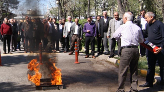 İl Milli Eğitim Müdürlüğünde Yangın Tatbikatı Gerçekleştirildi