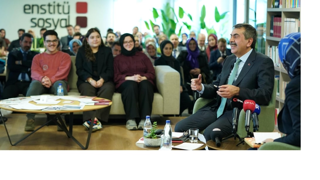 BAKAN TEKİN, 